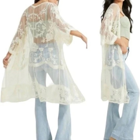 Adiva Tops - Adiva Cream Lace Overlay Sz XL